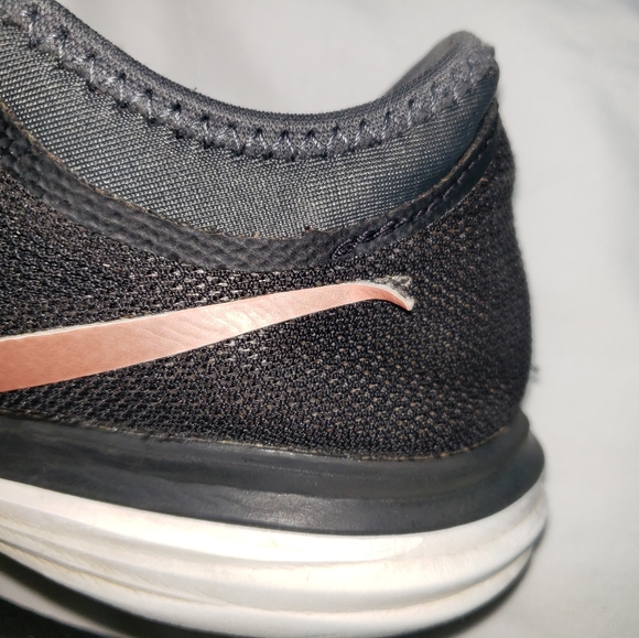 Nike Gold and Black Running shoe size 8 - Picture 6 of 8